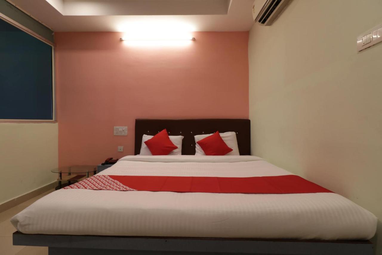 Oyo 29259 Hotel Rama Royal Nellore Buitenkant foto