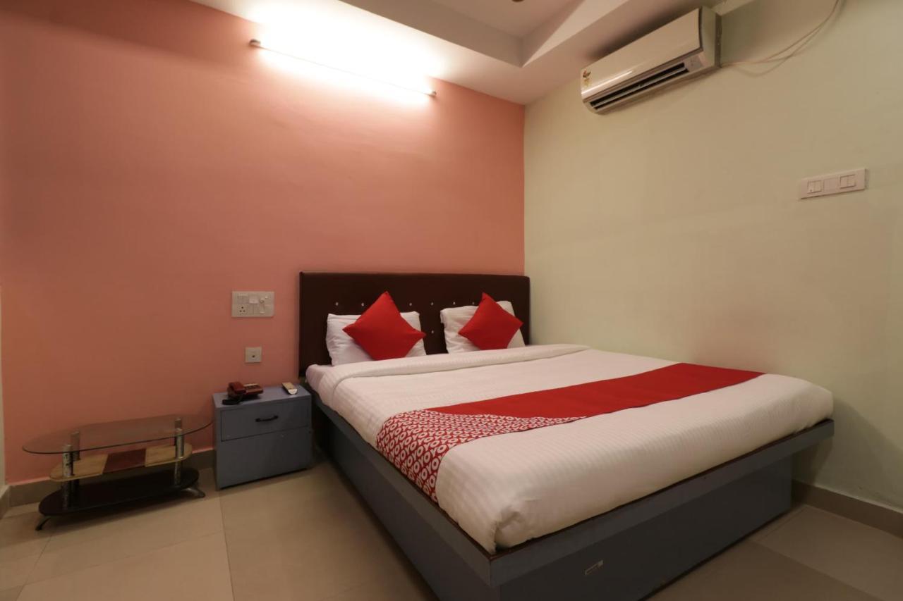 Oyo 29259 Hotel Rama Royal Nellore Buitenkant foto