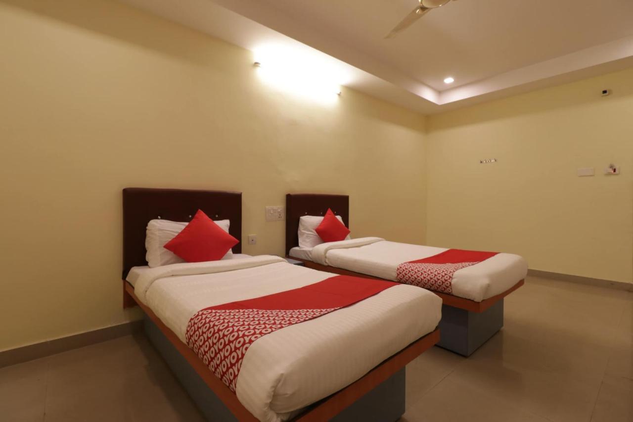 Oyo 29259 Hotel Rama Royal Nellore Buitenkant foto